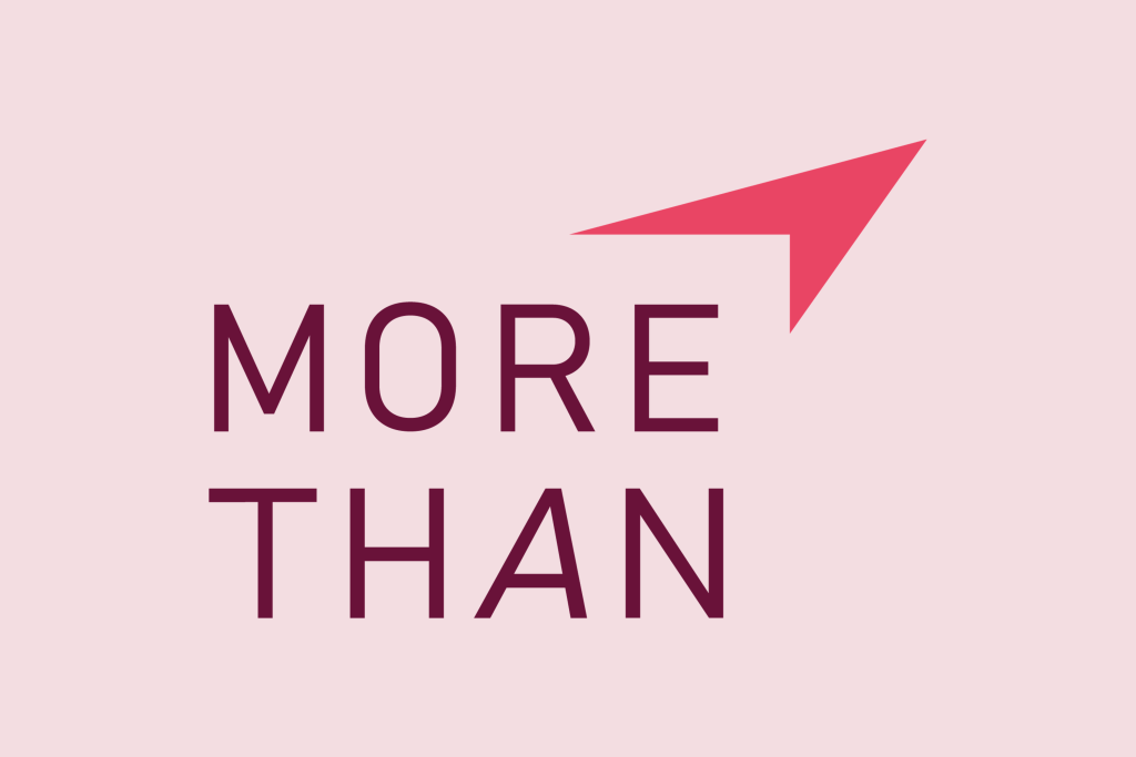 More Than Group logo vaaleanpunaisella taustalla burgundilla tekstillä